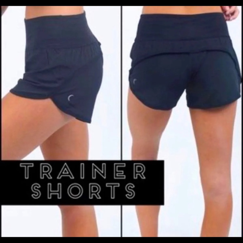 Zyia Trainer Shorts size Large EUC